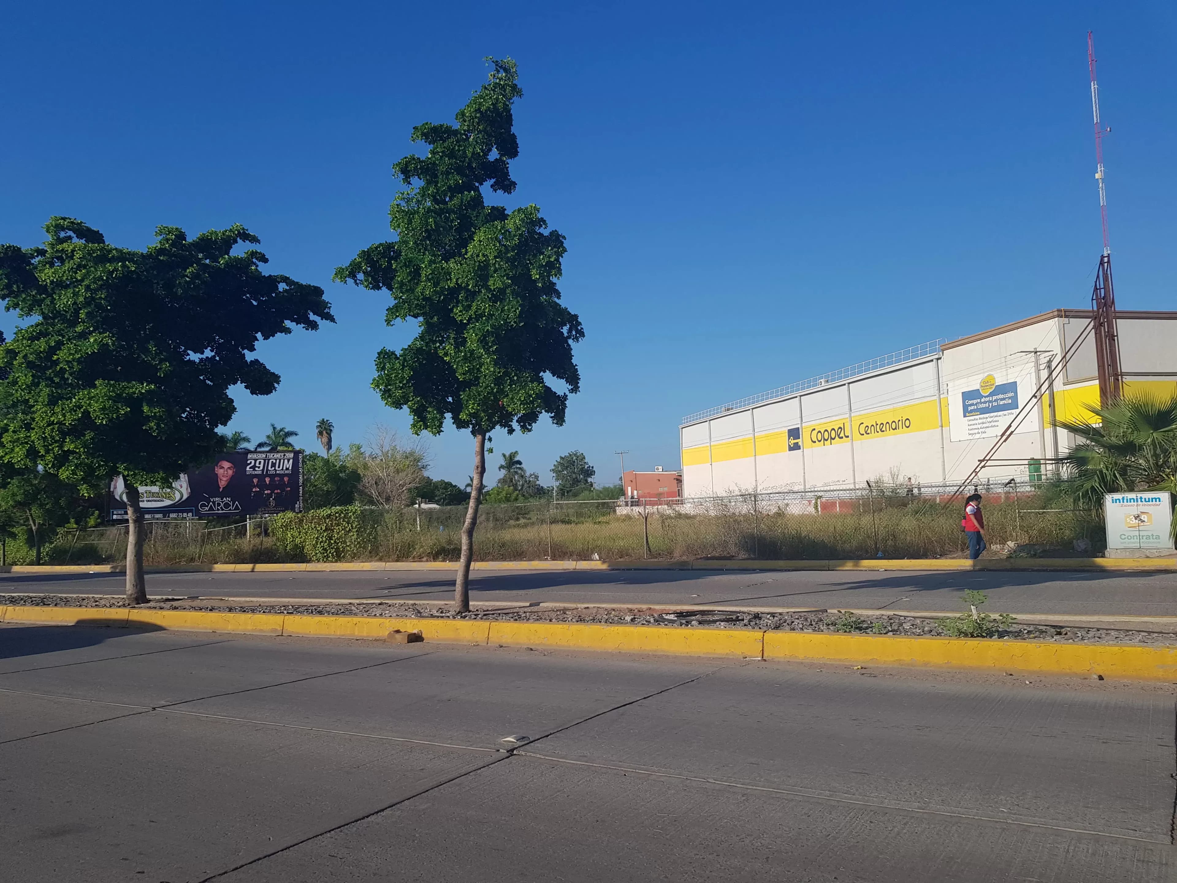 TERRENO COMERCIAL EN RENTA SOBRE CENTENARIO CASI ESQUINA CON LEYVA