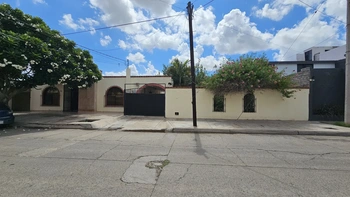 9_2985 | CASA VENTA una planta 4 recs Fracc. Grijalva | Inmobiliaria Carfer
