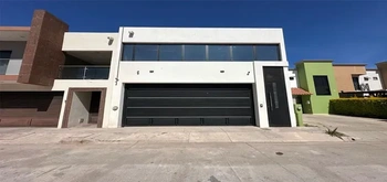 13_2803 | En Renta moderna Casa, Ampliación Viñedos | Inmobiliaria Carfer