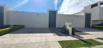 13_2381 | En Renta muy Bonita Casa Amueblada, Residencial Privanzas | Inmobiliaria Carfer