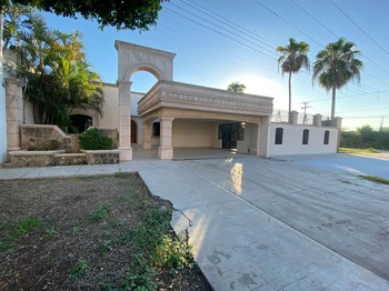 1_3007 | Amplia y Bonita Casa | Inmobiliaria Carfer