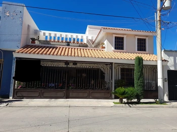 5_1826 | CASA EN VENTA 5 REC FRACC LAS HADAS | Inmobiliaria Carfer