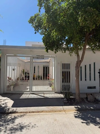 5_2849 | CASA EN VENTA FRACC VALLE DE LA ROSA | Inmobiliaria Carfer