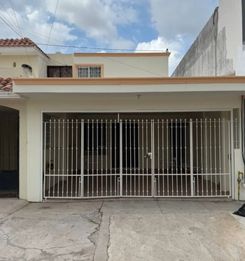 5_2961 | CASA EN RENTA AMUEBLADA FRACC EL PARQUE | Inmobiliaria Carfer