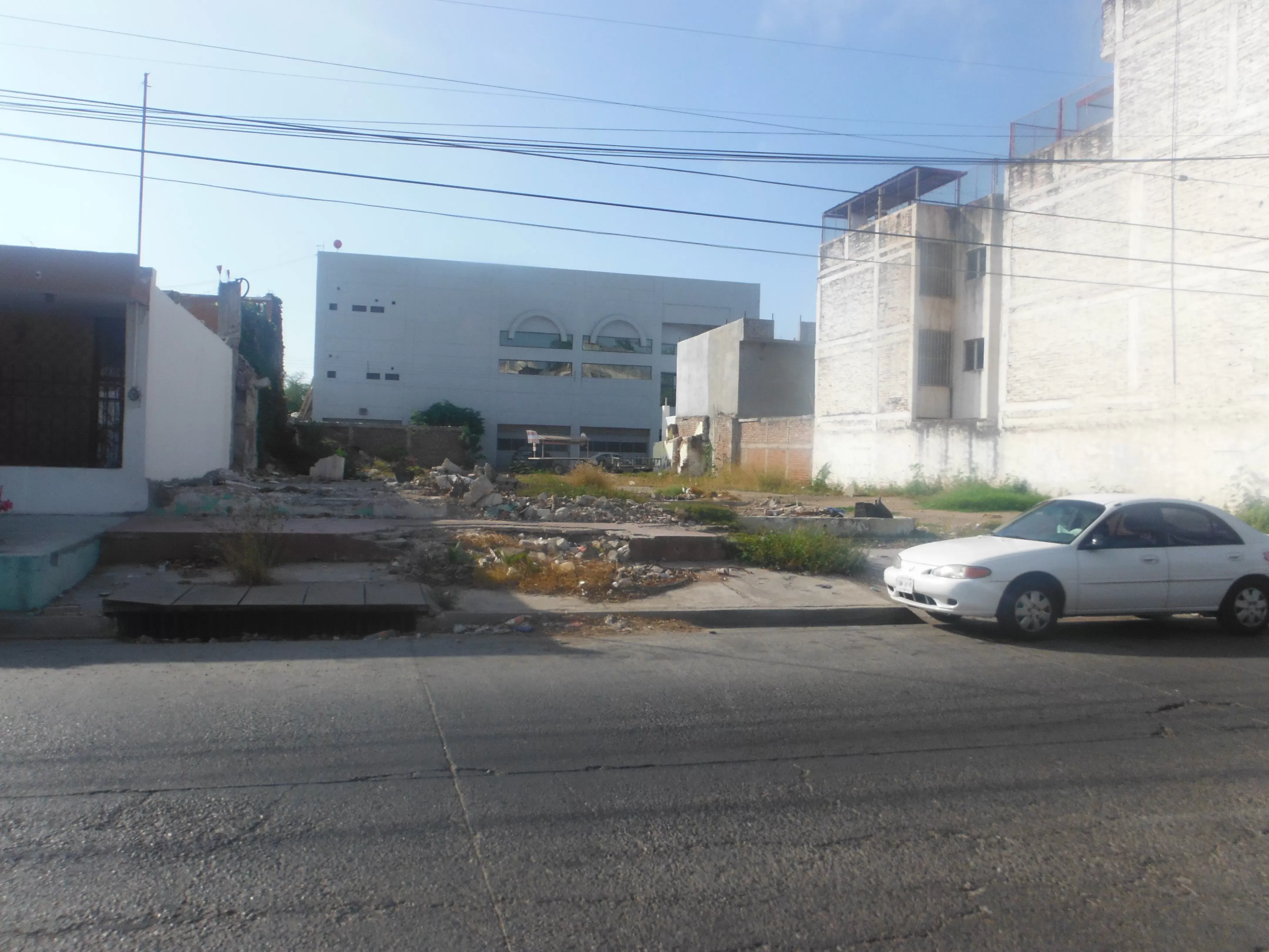 TERRENO COMERCIAL EN RENTA BLVD. ROSALES COL. CENTRO 800 M2