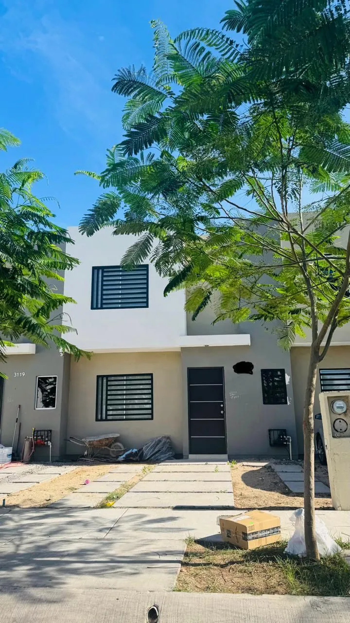 CASA EN RENTA NUEVA FRACC. QUINTA DE CORTEZ