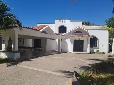 15_890 | CASA EN VENTA FRACC SCALLY | Inmobiliaria Carfer